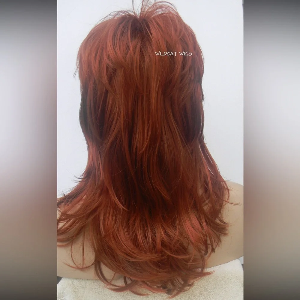 Red wig - Picture 3 of 5